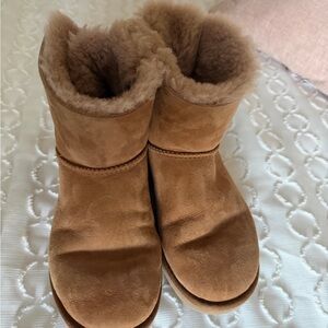 UGG Bailey Bow Boots Chestnut Color